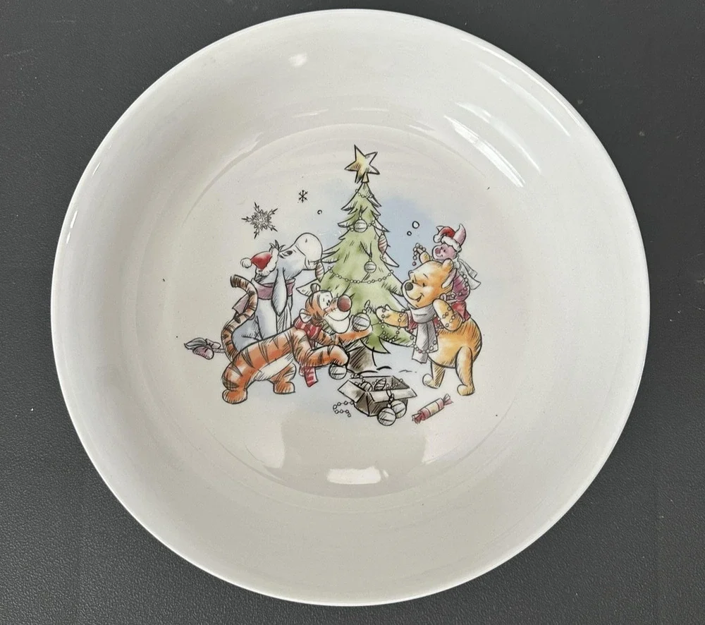 Disney Winnie the Pooh Christmas Bowl Plate 8.25
